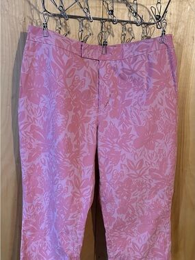 Pink Floral Old Navy Capri Pants Size 10 Stretch